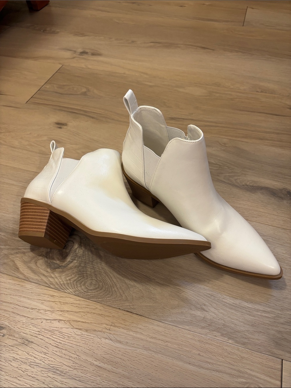 Women's White Pointed Ankle Boots - Stylish Block Heel Chelsea Booties